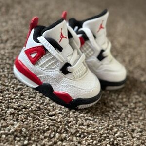Retro Jordan 4 RED CEMENT
